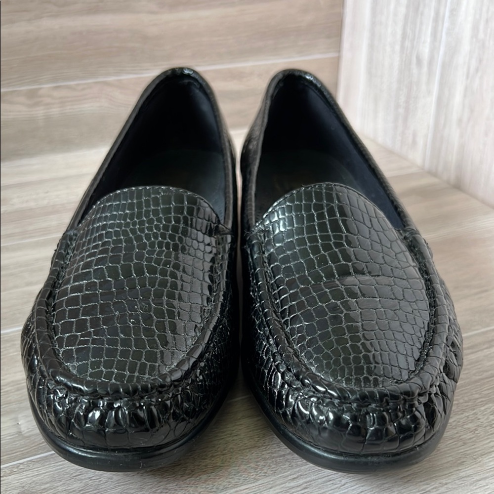SAS Tripad Comfort Black Crocodile-Embossed Loafers-Flats Career-Wear Office 9.5